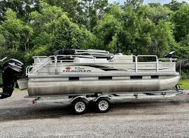 image of a pontoon boat for crappie fishing on Toledo Bend